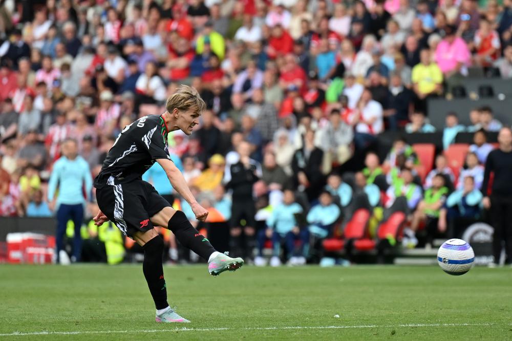 东体：U16国少需找强队热身完善体系；留洋兵团表现证明价值